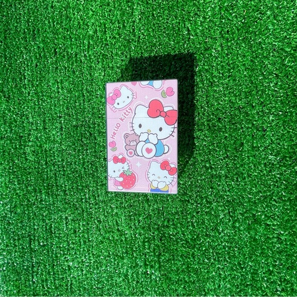 COPY - Hello Kitty jet lighte r and hello kitty cigarette…case - Picture 3 of 7